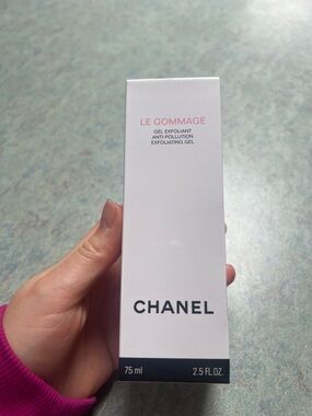 CHANEL Le Gommage Exfoliating Gel